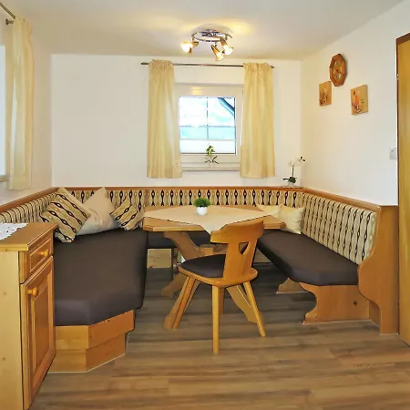 Haus Gruber 360w شقة